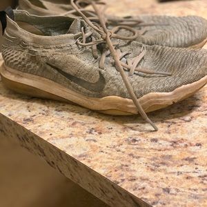 Nike frees women size 10